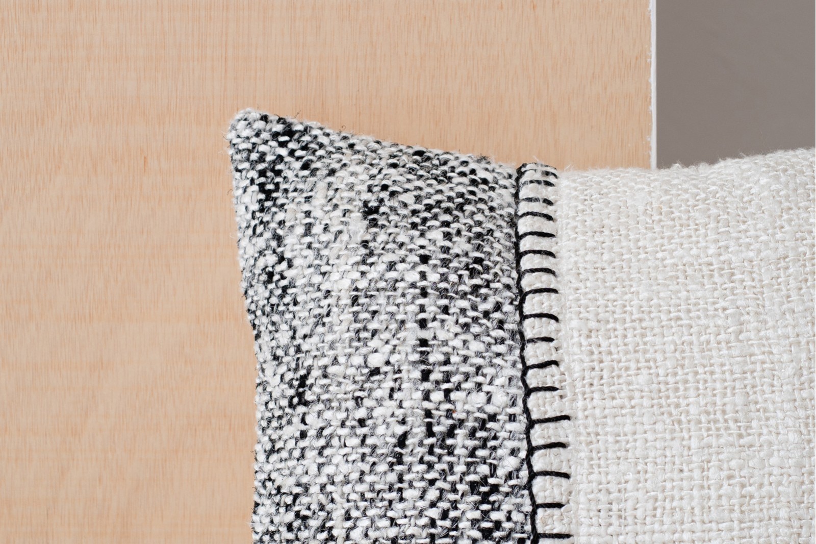 COJÍN ALGODÓN BLANCO NEGRO. OTO N.3