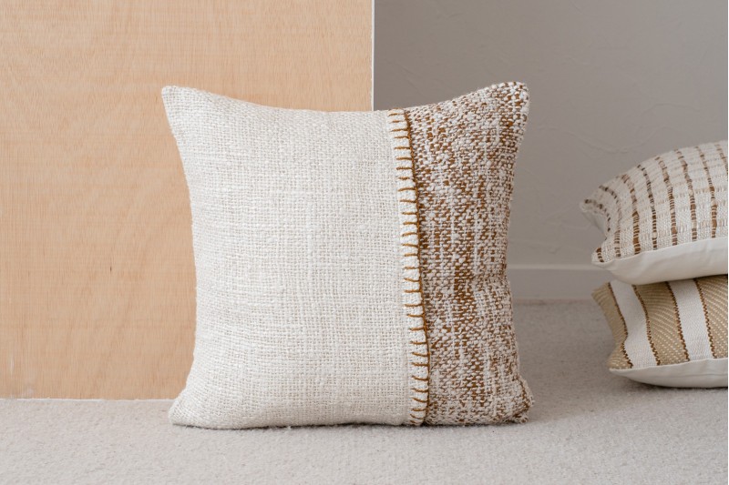 CUSHION ANXA N1. WHITE BROWN COTTON CUSHION | VP Interiorismo