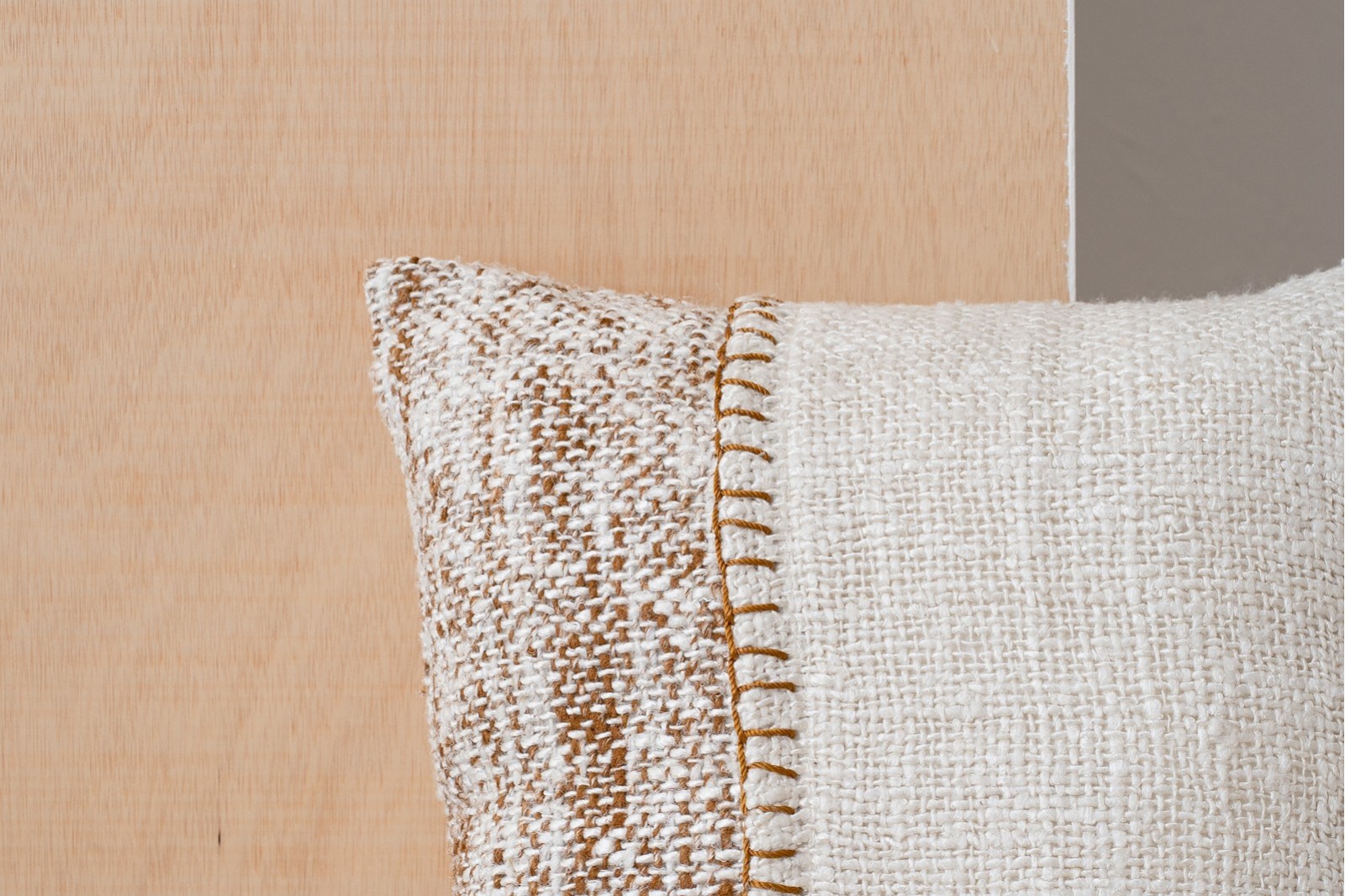 COJÍN ALGODÓN BLANCO MARRÓN. ANXA N1