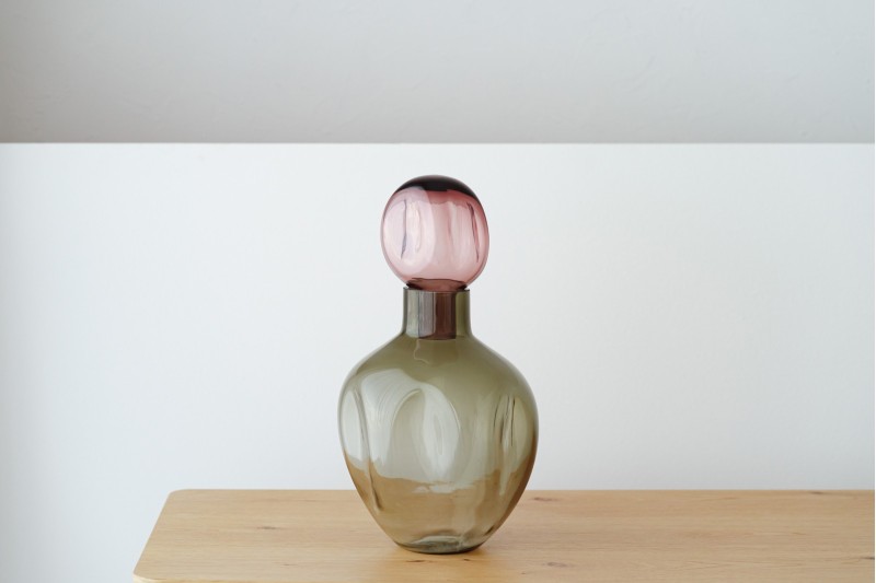 GLASS BOTTLE ALLA. GREEN AND PINK. SMALL | VP Interiorismo