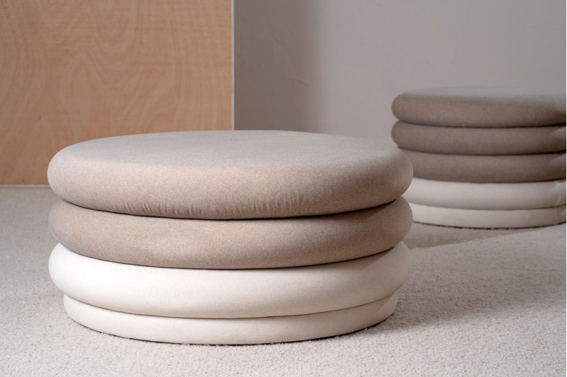 LARGE NOE POUF. TAUPE AND IVORY COLORS | VP Interiorismo