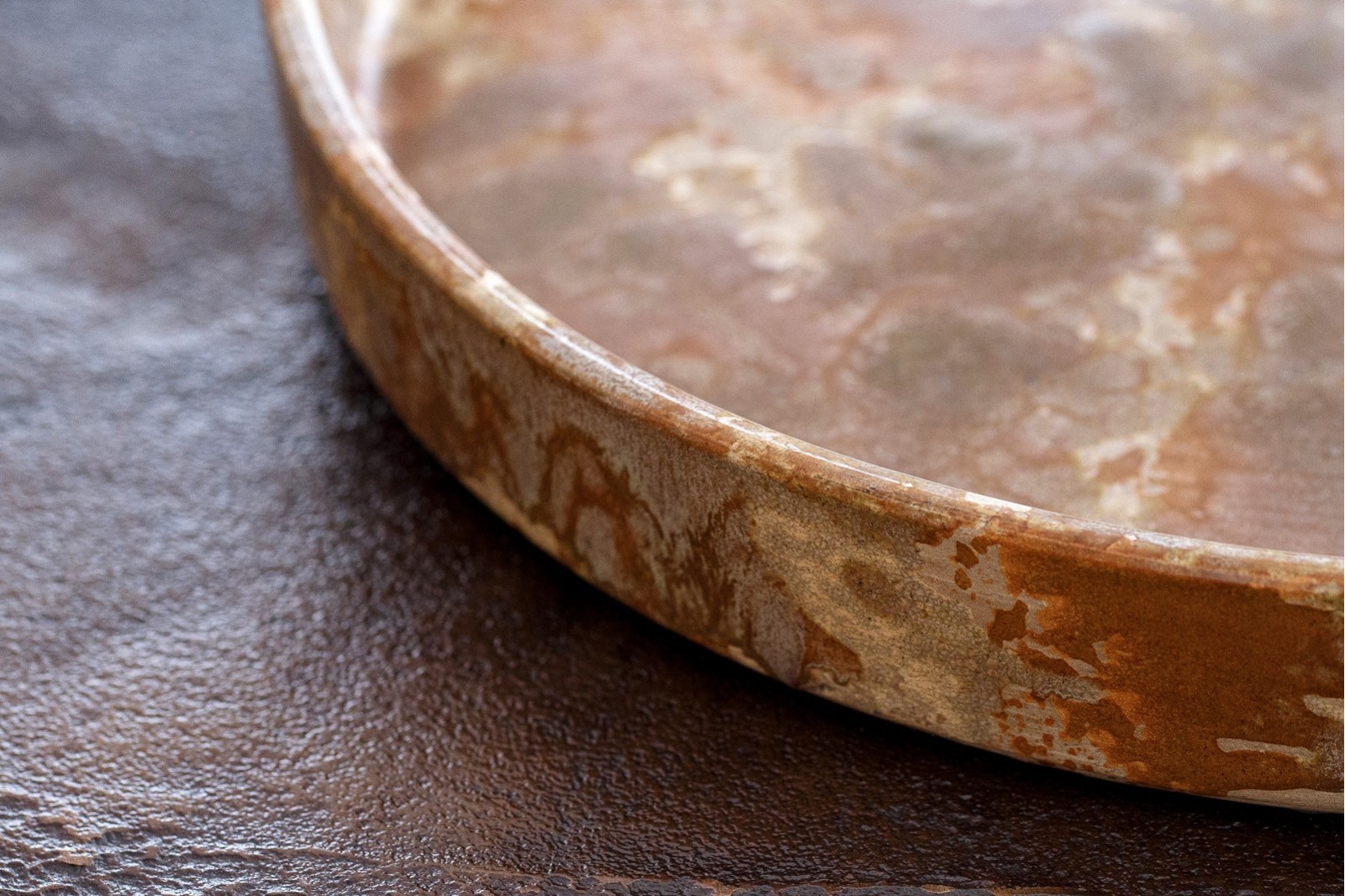 CENTRO MESA NELA.CERAMICA.DORADO GRIS.GR