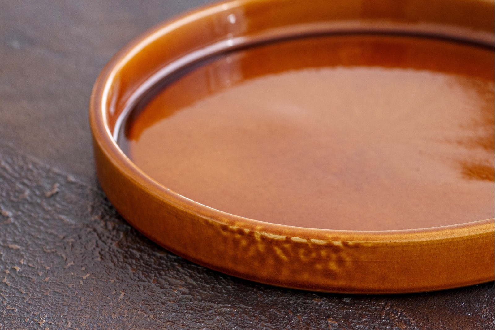 CENTRO MESA NELA.CERAMICA. DORADO.MED