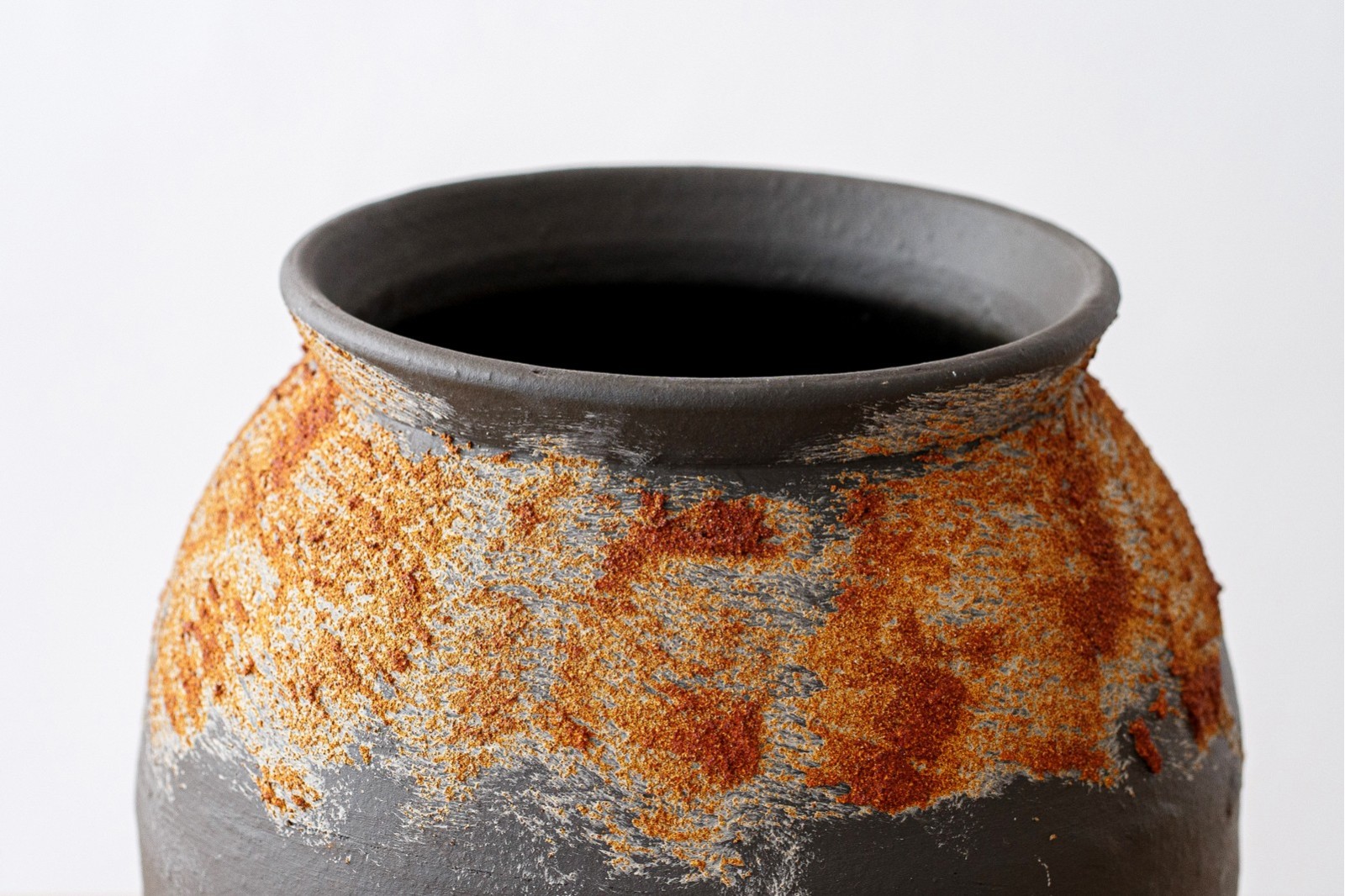 VASIJA FERRO.CERÁMICA.NEGRO ÓXIDO.PEQ.