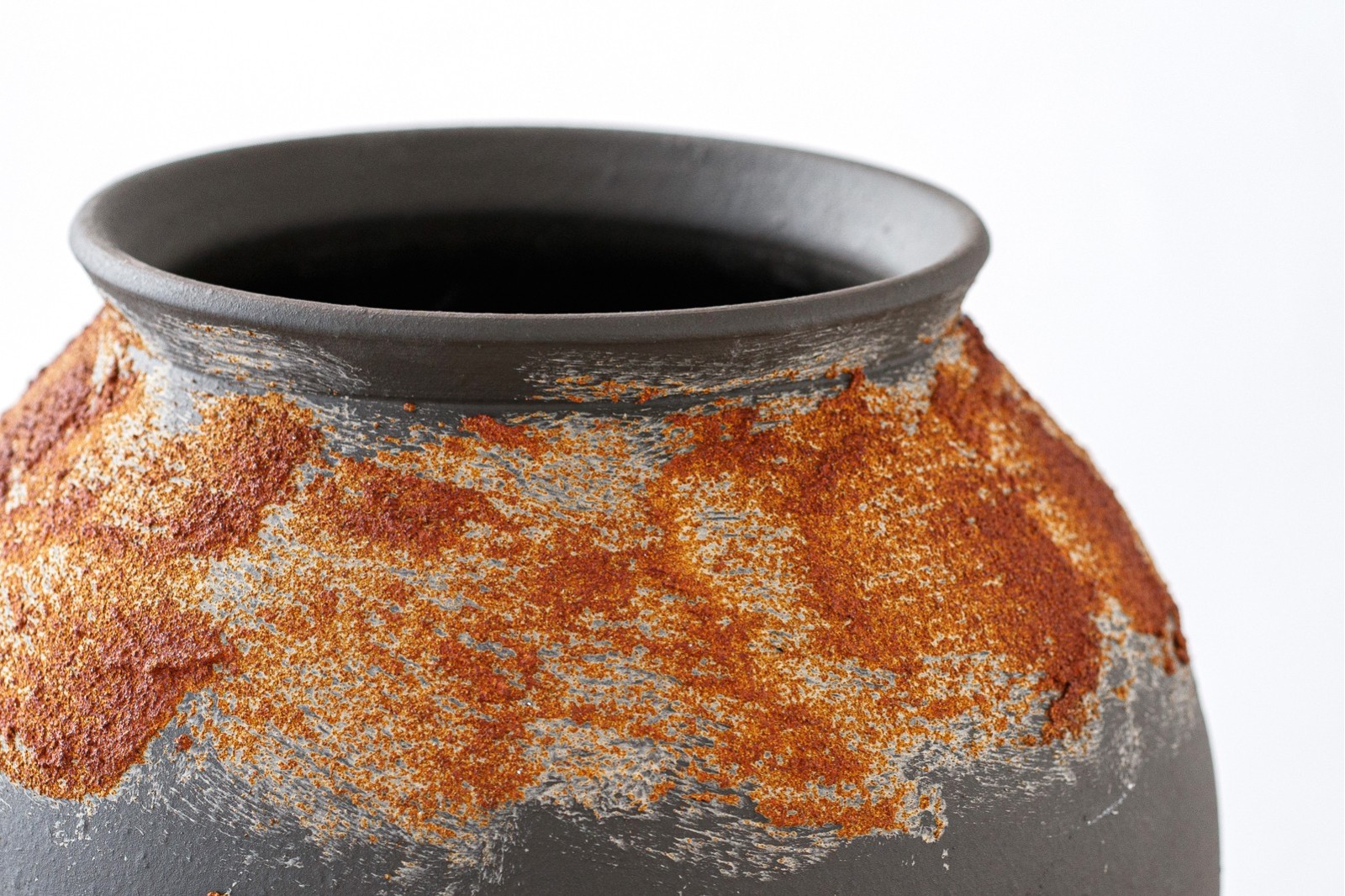 VASIJA FERRO.CERÁMICA.NEGRO ÓXIDO.GR.