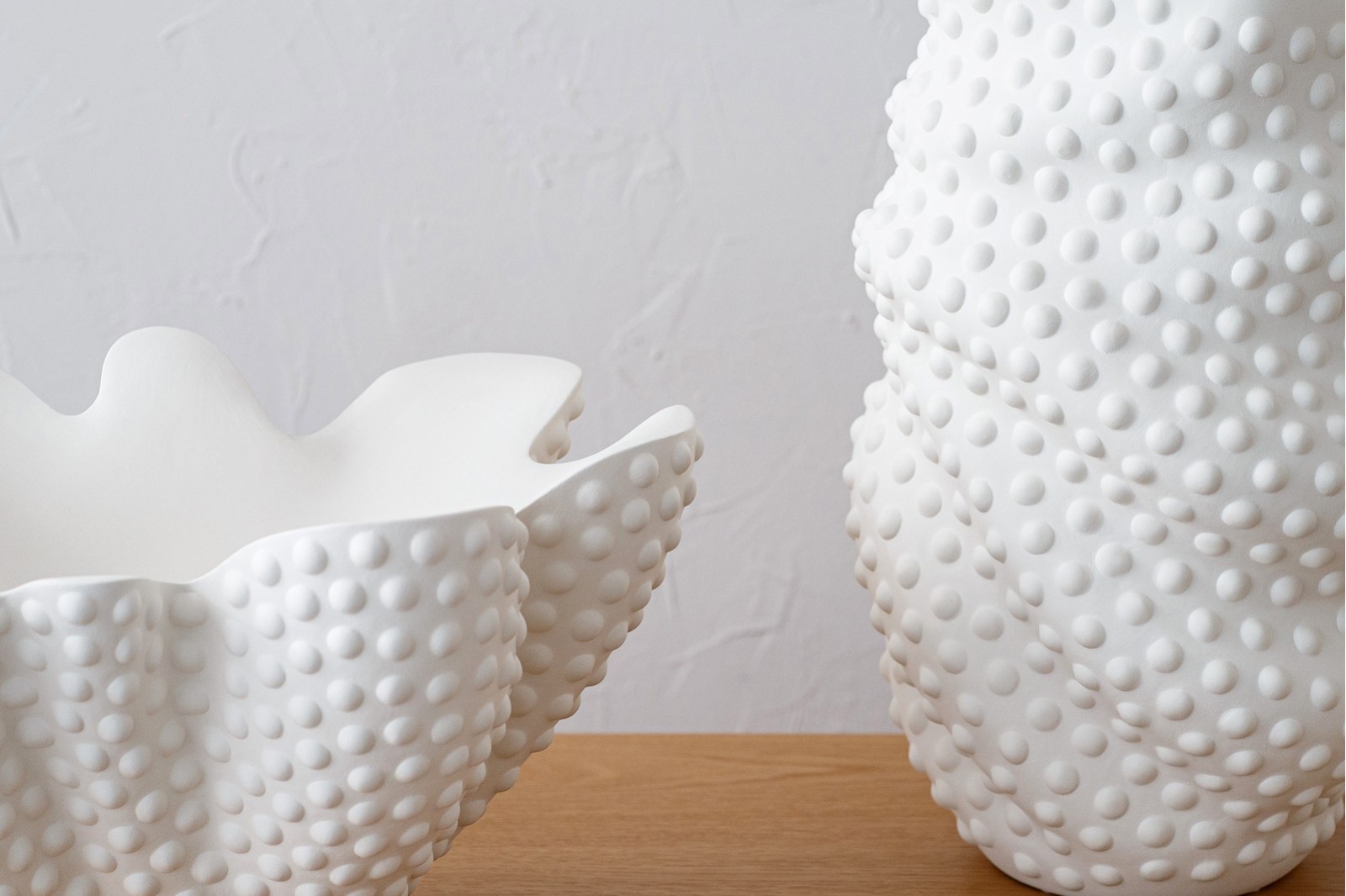 COLECCIÓN SOIA: JARRÓN Y CENTRO EN CERÁMICA