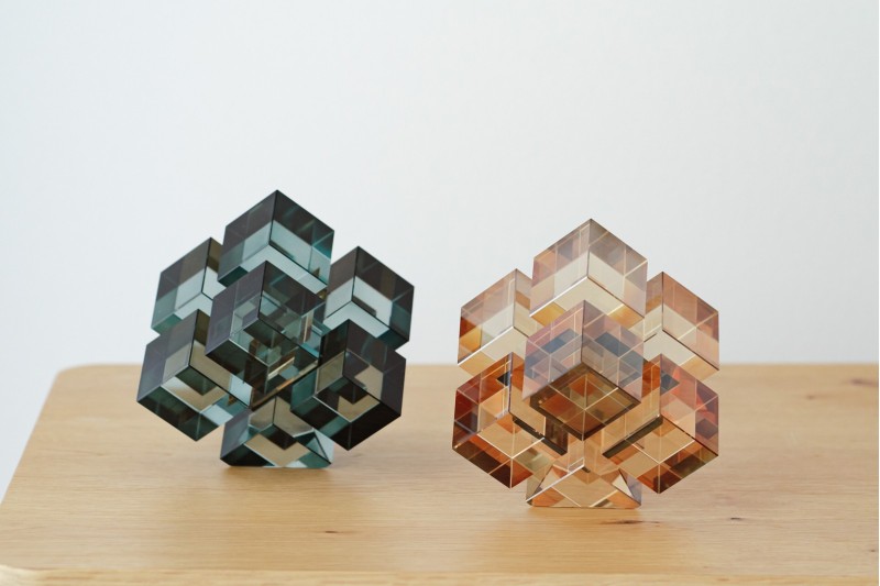 COLLECTION PUZZLE : CUBES EN VERRE BLEU NÉRIT | VP Interiorismo