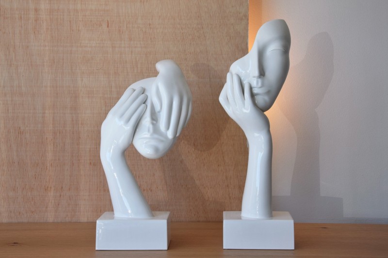 COLLECTION VISAGES. SCULPTURE CÉRAMIQUE CONTEMPORAINE BLANC BRILLANT | VP Interiorismo