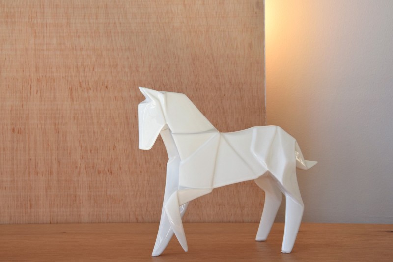 CHEVAL CERAMIQUE. BLANC BRILLANT. PETIT | VP Interiorismo