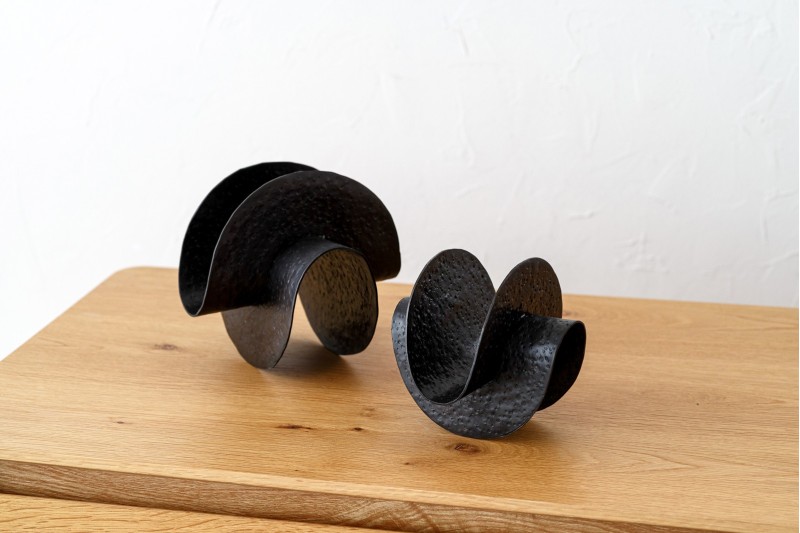 SET OF 2 SCULPTURES. WAVE. AGED BRONZE METAL. | VP Interiorismo