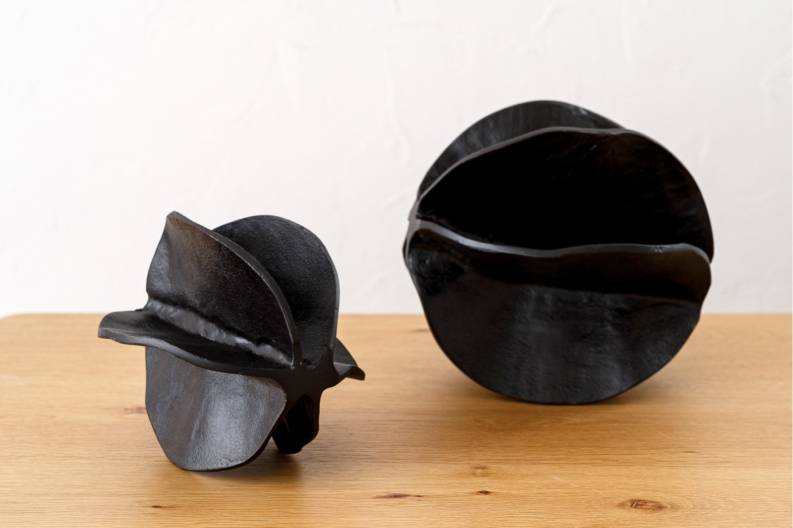 SET 2 ESCULTURAS. FRUTO. BRONCE OSCURO.