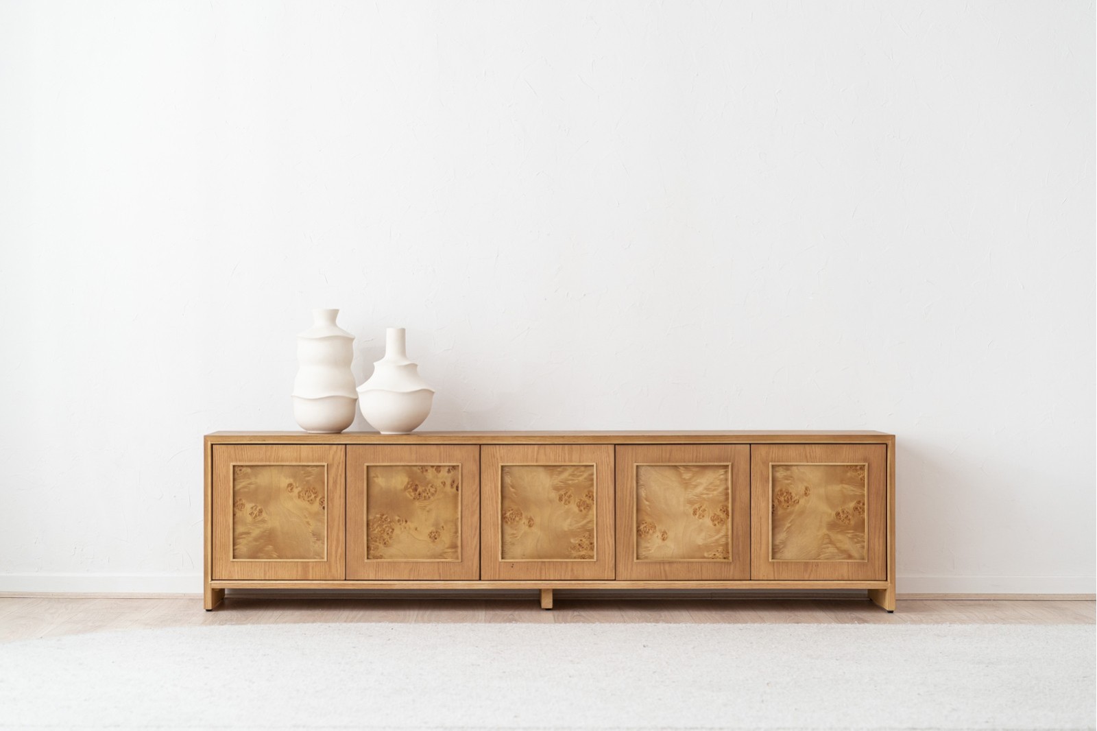 MUEBLE TV TERRA. ROBLE TENIDO CLARO