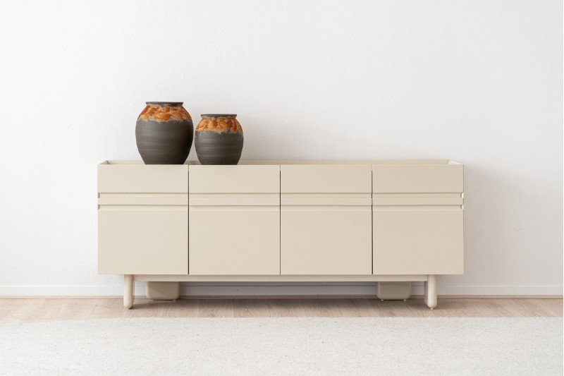 BUFFET EO. CERAMIQUE ET LAQUE BEIGE BRILLANTE | VP Interiorismo