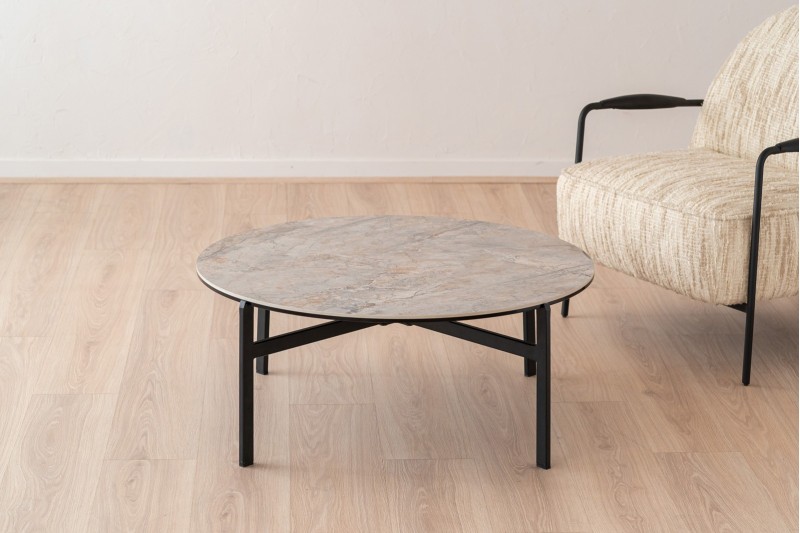 TABLE BASSE SAND. CERAMIQUE ET METAL NOIR. | VP Interiorismo