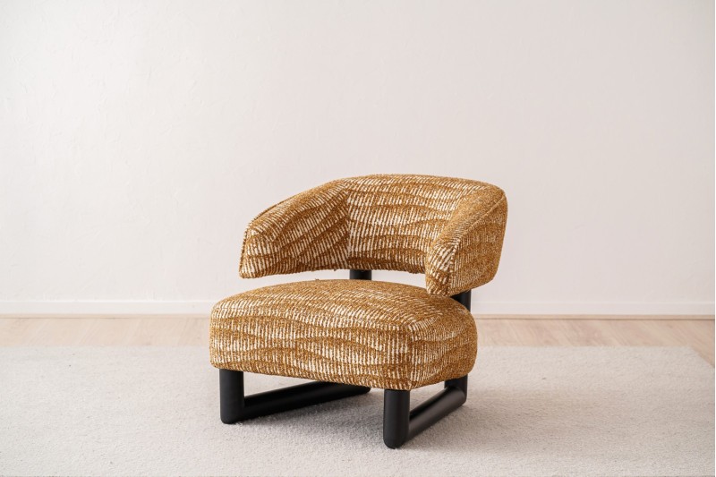 ARMCHAIR NEO. OCHRE WHITE PRINT AND BLACK WOOD | VP Interiorismo