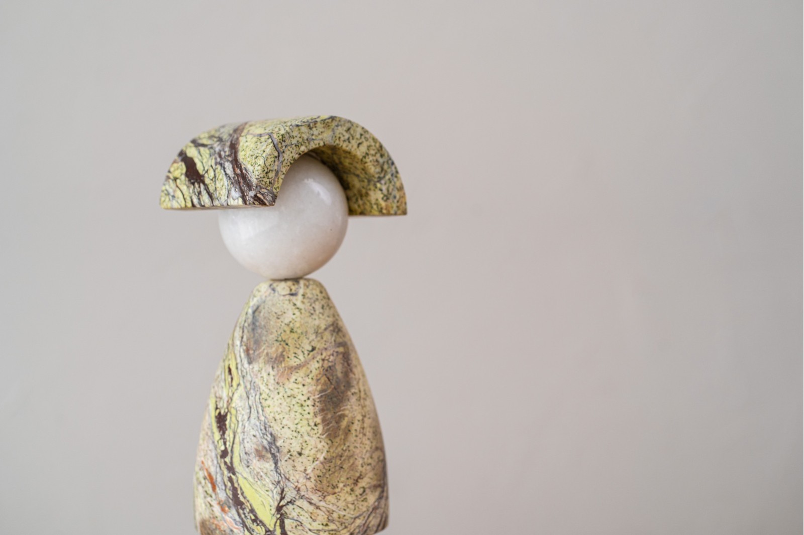 ESCULTURA DOL. MARMOL.VERDE BLANCO