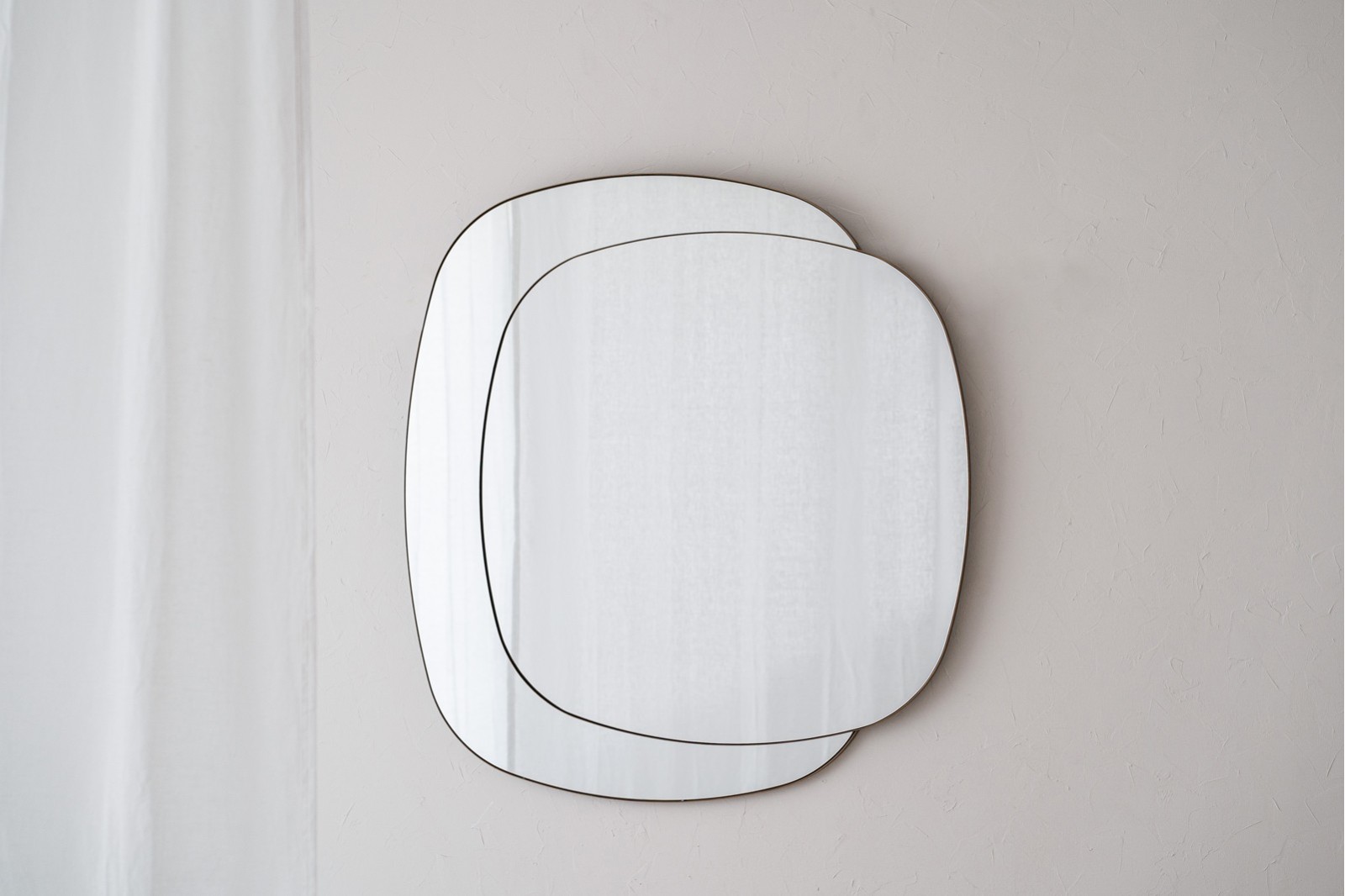 ESPEJO DE PARED MARCO METAL. PARALELO