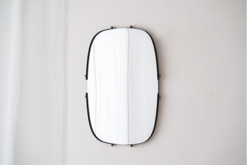 DECORATIVE WALL MIRROR. BLACK METAL | VP Interiorismo