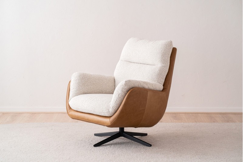 SWIVEL ARMCHAIR. LEATHER & BOUCLE FABRIC | VP Interiorismo