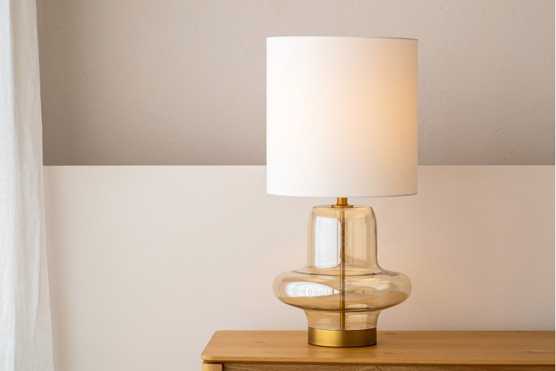 BREO TABLE LAMP. AMBER GLASS | VP Interiorismo