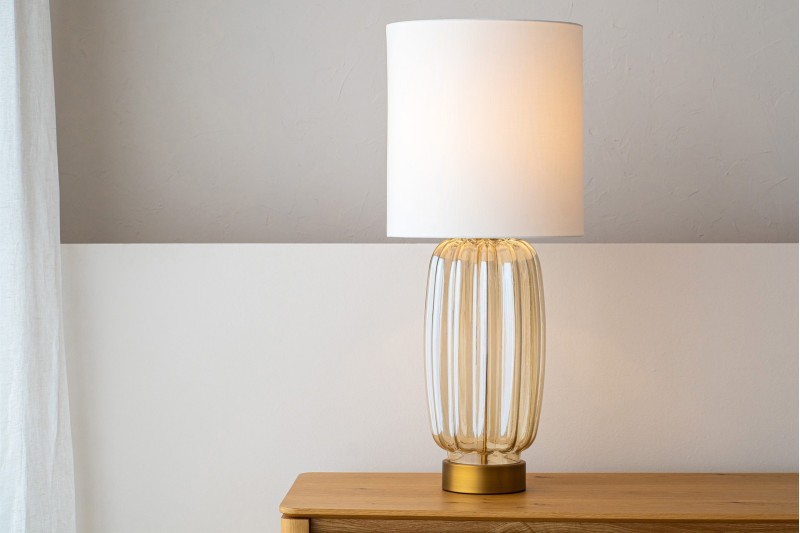 LAMPE IREA. VERRE AMBRE AVEC ABAT-JOUR | VP Interiorismo