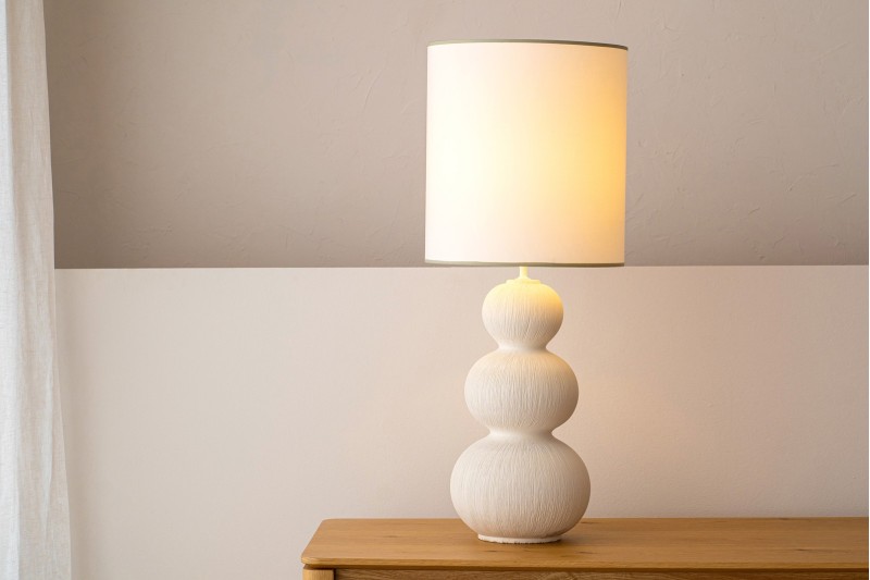 SERA CERAMIC LAMP. WHITE TEXTURE. LARGE | VP Interiorismo