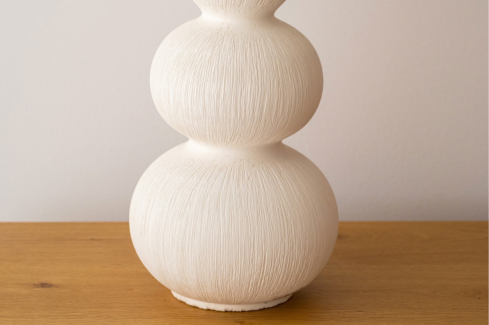 LÁMPARA CERÁMICA SERA. BLANCO TEXTURA.GR