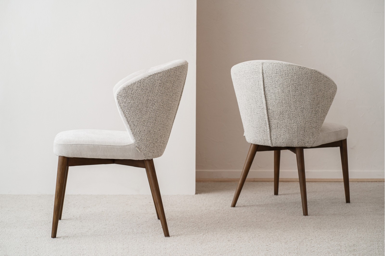 SET 2 SILLAS EVA. BEIGE, GRIS.NOGAL