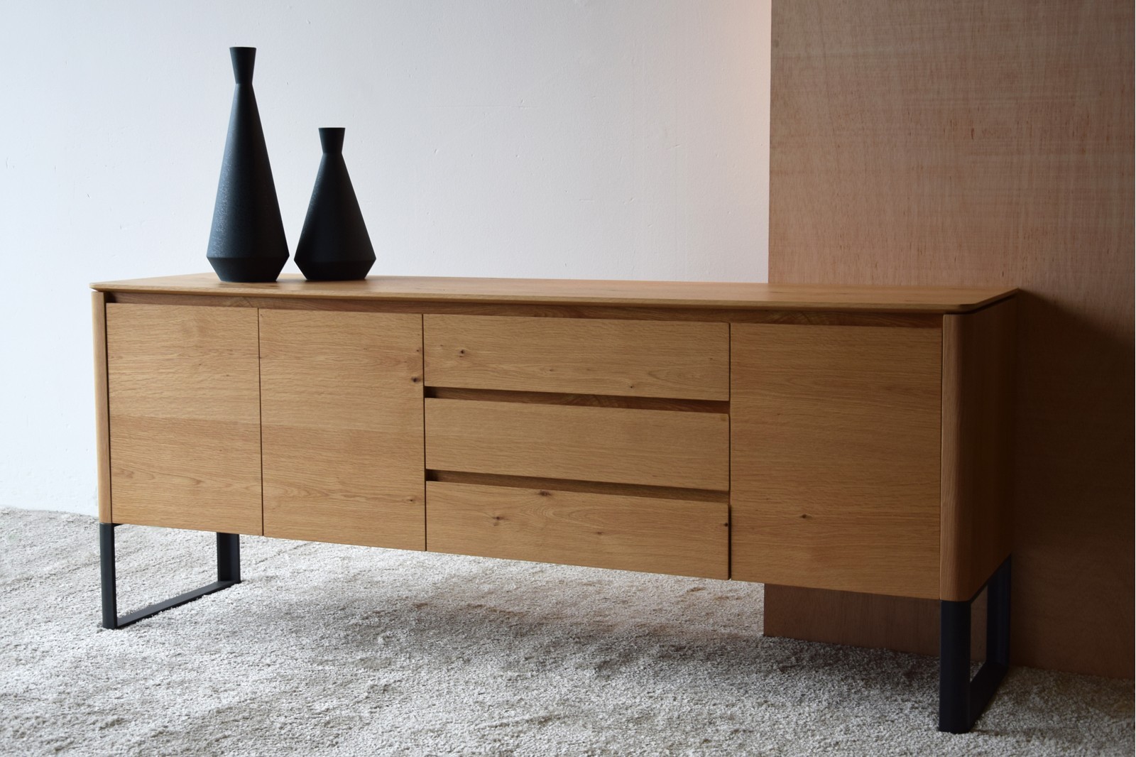 APARADOR ROBLE NATURAL MATE,ACERO NEGRO