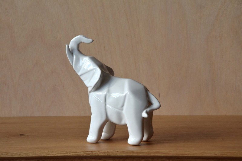 ESCULTURA CERAMICA ELEFANTE BLANCO N2