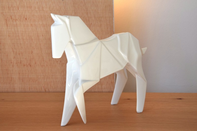CERAMIC HORSE. WHITE GLOSS. LARGE | VP Interiorismo