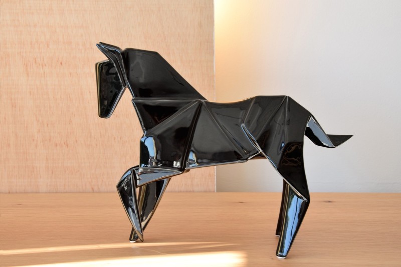 CHEVAL CERAMIQUE. NOIR BRILLANT. LARGE | VP Interiorismo