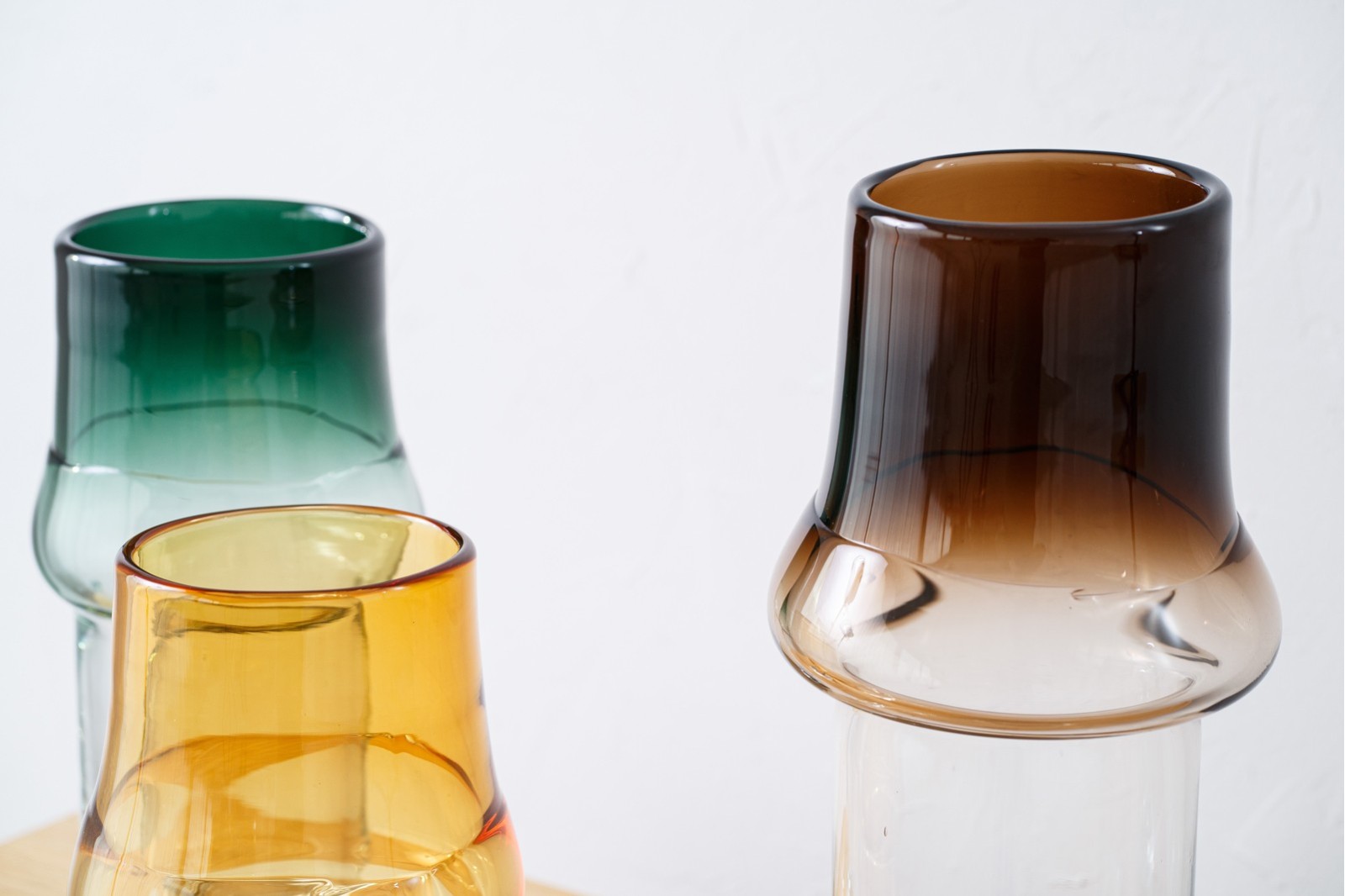 COLECCIÓN LENA: JARRONES VIDRIO TRANSPARENTE Y COLOR