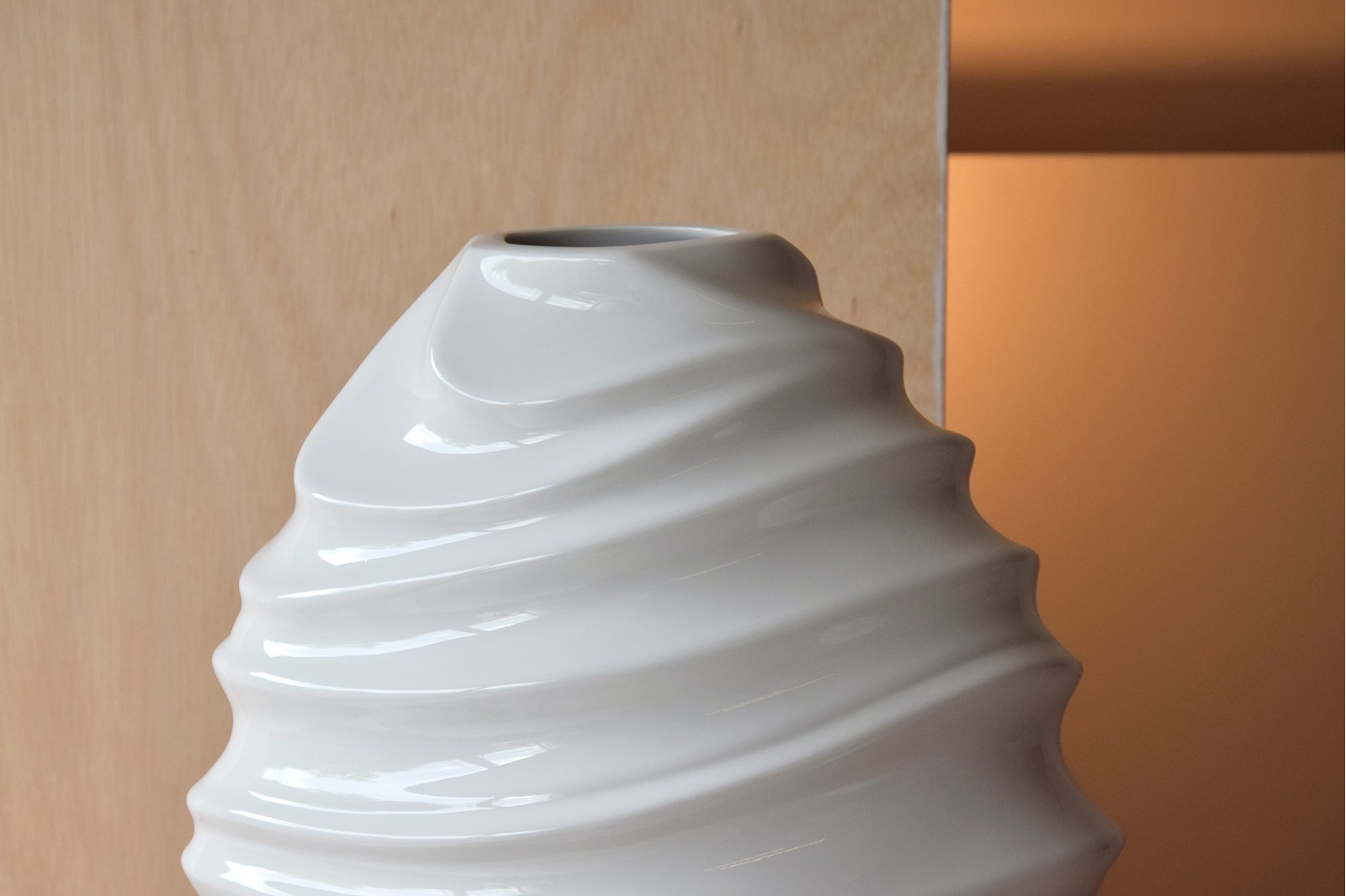 JARRON CERAMICA GRANDE. COLECCION ONDAS