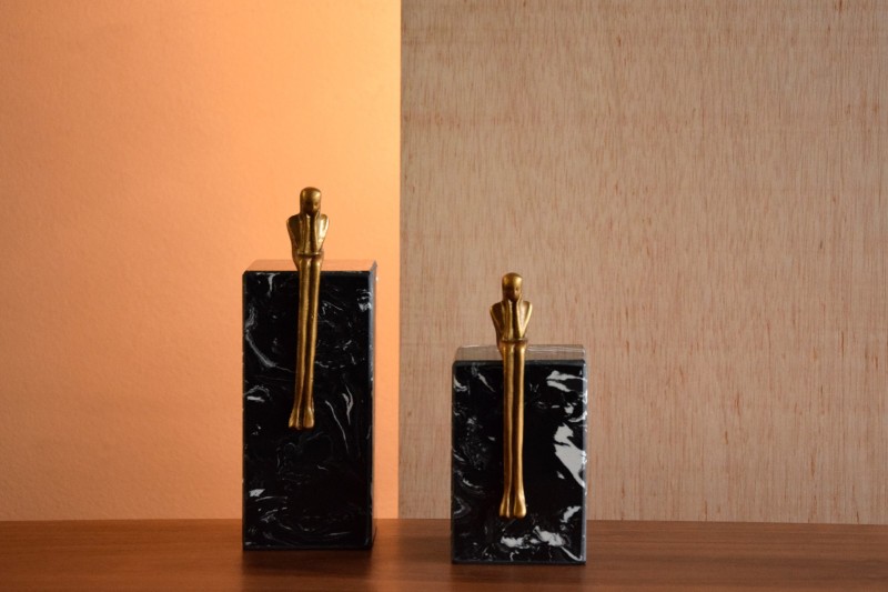 WAITING COLLECTION. MARBLE AND METAL SCULPTURE | VP Interiorismo