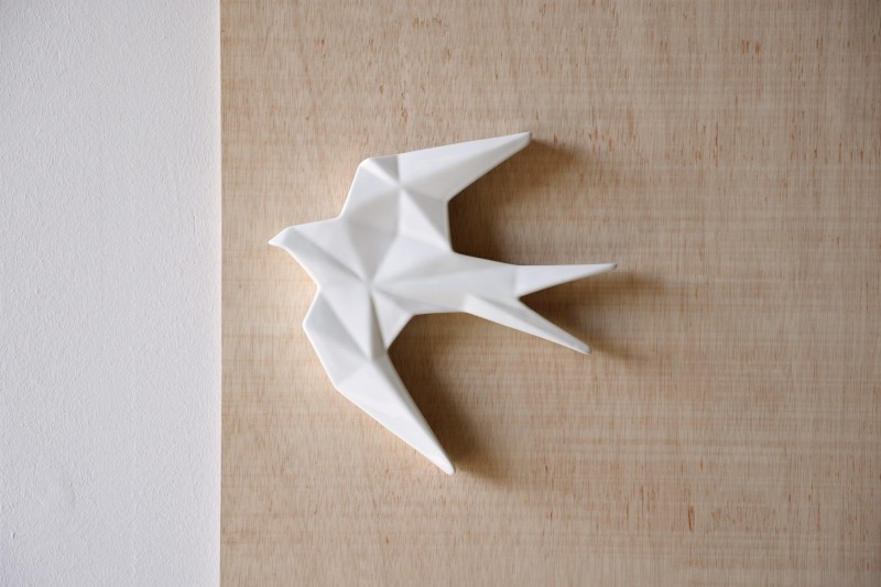 CERAMIC SWALLOW TO HANG ON THE WALL.WHITE. SMALL | VP Interiorismo