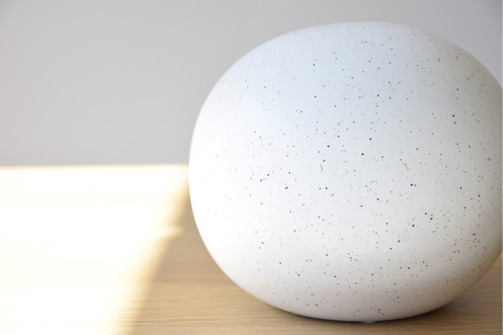 BOLA CERÁMICA EN BLANCO MOTEADO