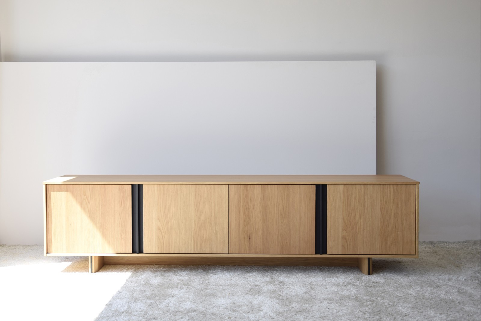 MUEBLE TV ROBLE NATURAL,METAL NEGRO MATE