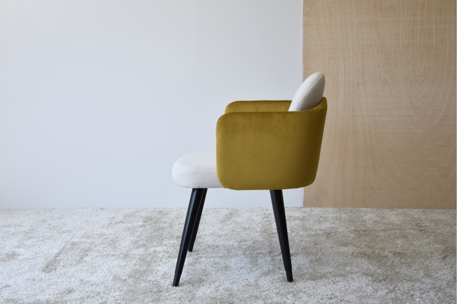 SET 2 SILLAS COMEDOR CON BRAZOS. OCRE