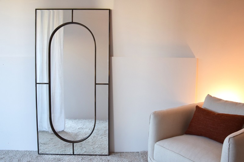 MIROIR AU SOL RECTANGULAIRE OVALE | VP Interiorismo